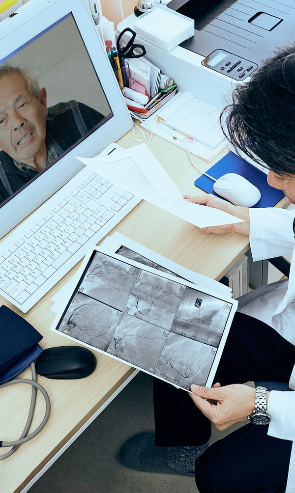 Online medical consultant during a video visit